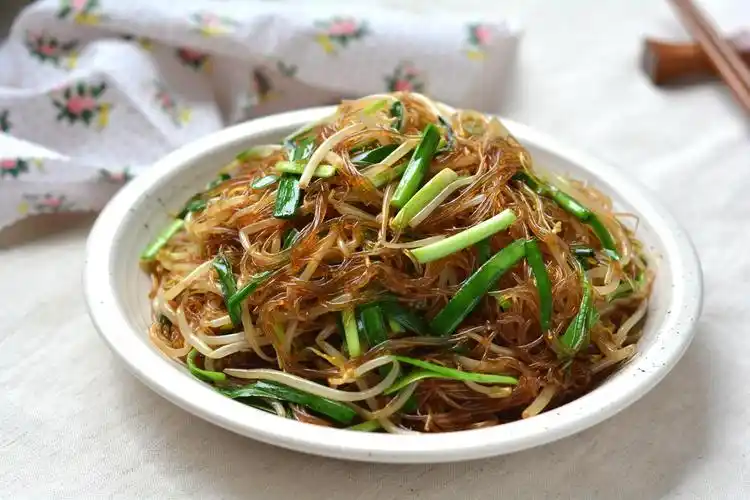【韭菜豆芽炒粉丝】