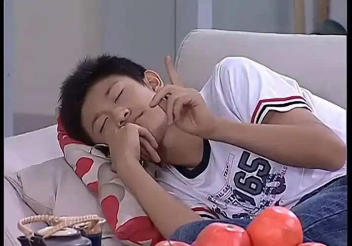 杨紫为张一山庆生,小雪和刘星都已长大,出道20年的他们却情不变_佟乐