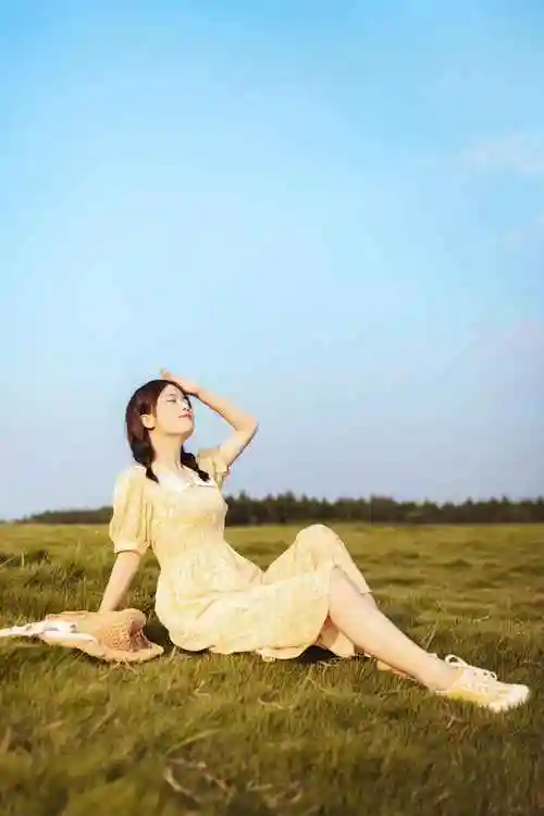 女生拍写真摆造型图片(拍摄女生写真照) - 赤虎壹号