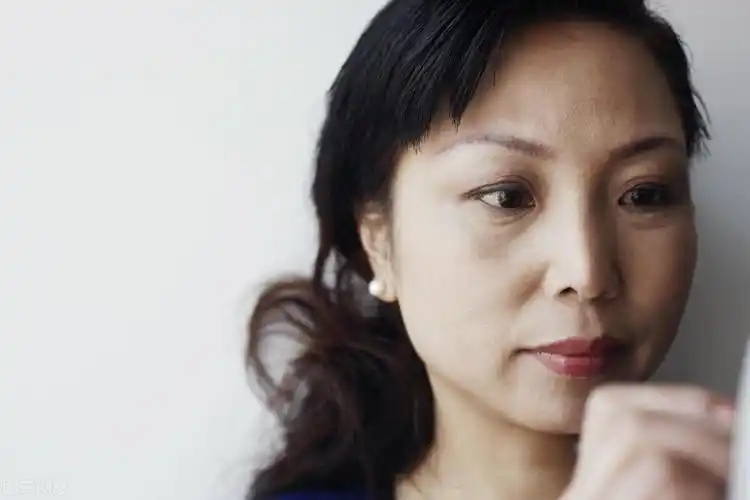 中年女人动情的两个表现只要有一个男人就可以勇敢去追