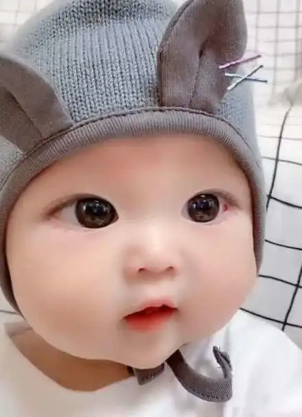 大眼睛萌宝男朋友突然说想要生个一样的