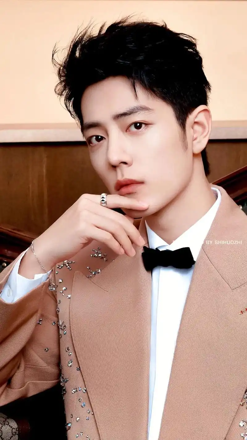 向全世界安利 有刘海是邻家男孩,没刘海是霸气战总#肖战 # - 抖音