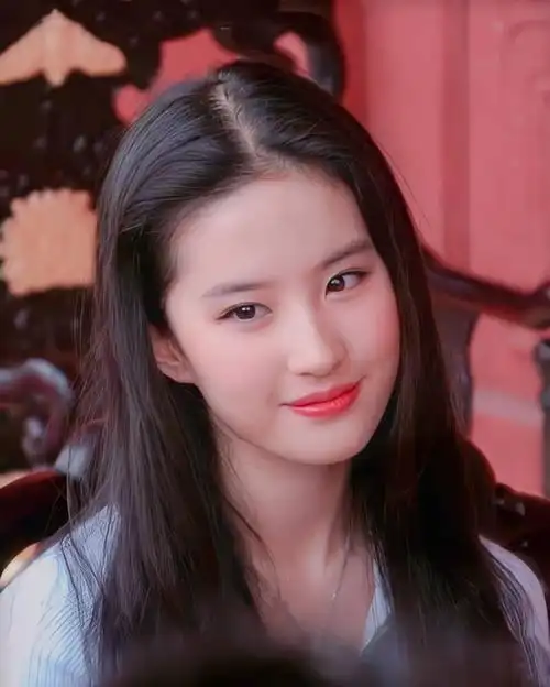 看清刘亦菲年轻时照片我才知道什么是神仙姐姐