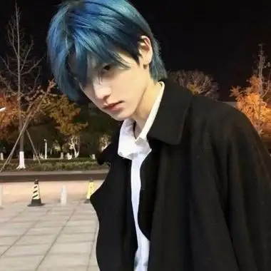 由美头网整理发布,男生头像频道提供更多与阳光,帅气,精致,真人,小众