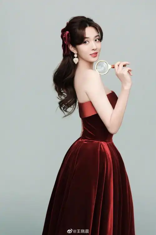 王晓晨辟谣与胡歌结婚生子:我姻缘就是这么被挡的