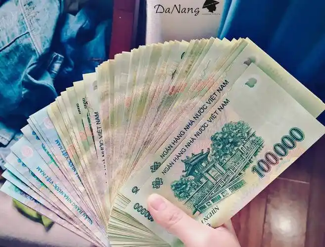 因为你用1000人民币就能换到3526722的越南盾,是不是很多.