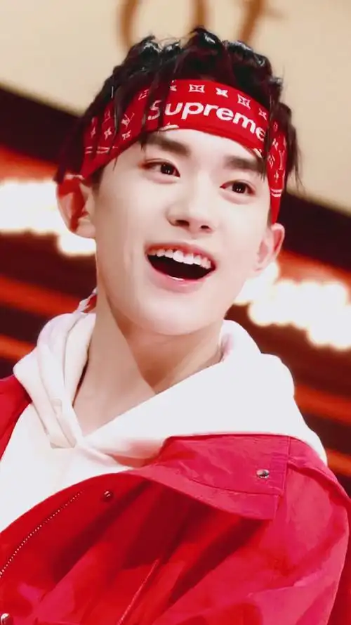 易烊千玺 易大佬 高清无水印手机壁纸上次发的壁纸入口: 第45期