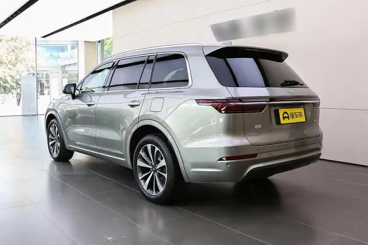 理想one壁纸_理想one_理想one外观图片_38/656张图片_理想one银色