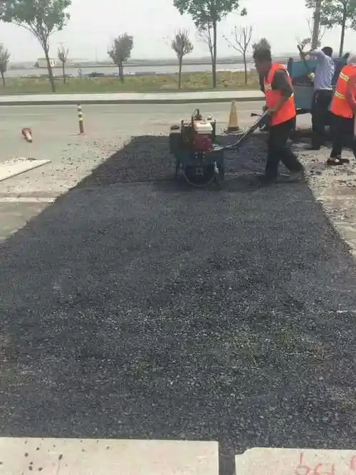 浙江嘉兴沥青冷补料国内顶尖道路坑槽冷修补材料