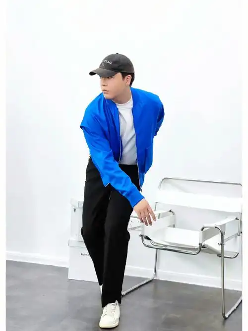 大佬爱美丽蓝白配很绝对