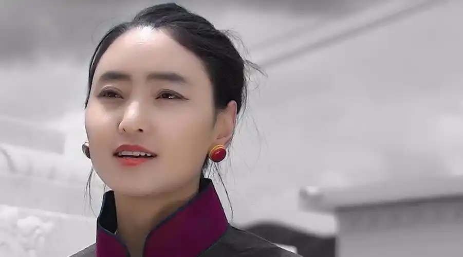 青年歌手美朵拉毛《追忆原始自音》