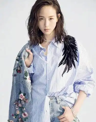 出生于台湾书香世家,爸爸是台大教授张志铭,妈妈是知名作家郑如晴.