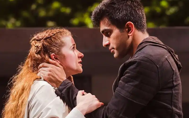 莎翁名剧:罗密欧与朱丽叶.2020[片头][高清][英字]