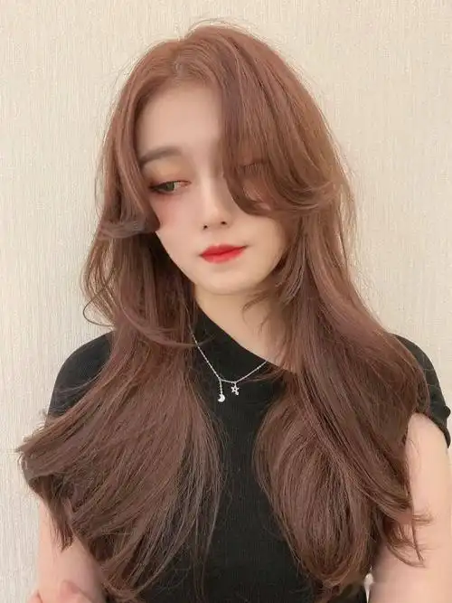 小仙女们还在纠结剪什么样的刘海吗?