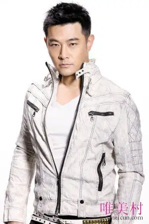 中文名:黄维德外文名:victor huang别名:阿德国籍:中国民族:汉族身高