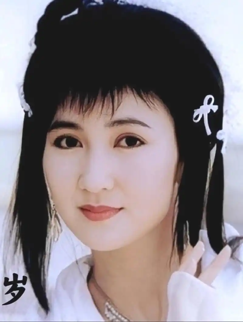 陈美琪:从被遗弃到成为天使母亲的传奇女星,离婚后涅槃重生