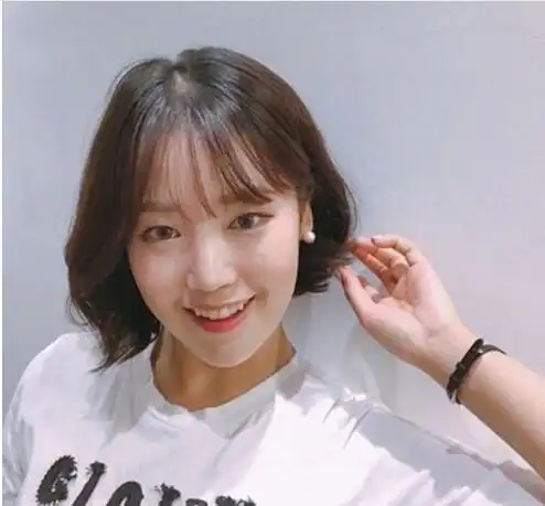 圆脸空气刘海短发发型图片