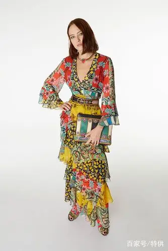 时尚设计师veronica etro的服装设计:用色大胆色彩缤纷和谐