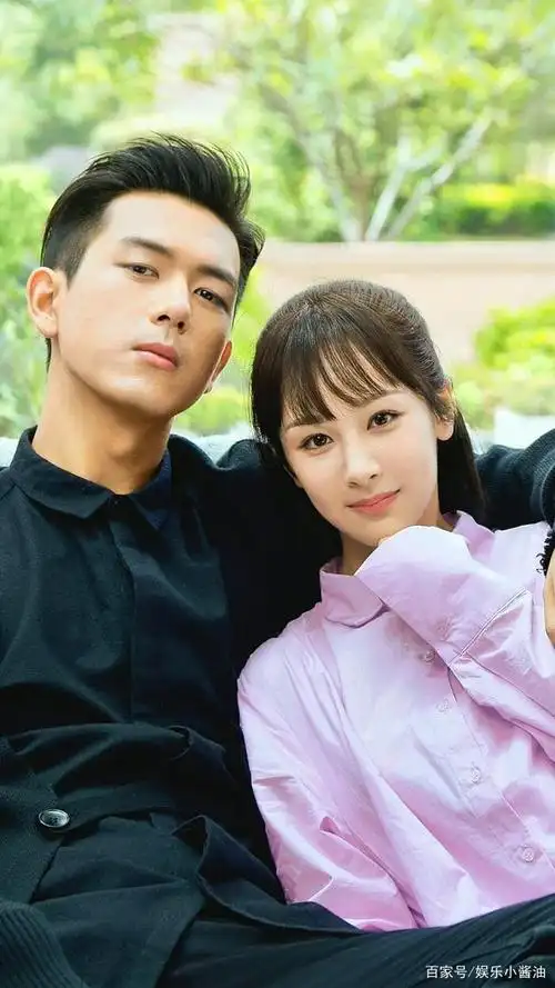 亲爱的热爱的李现杨紫同框壁纸感觉他俩不像演的太自然了