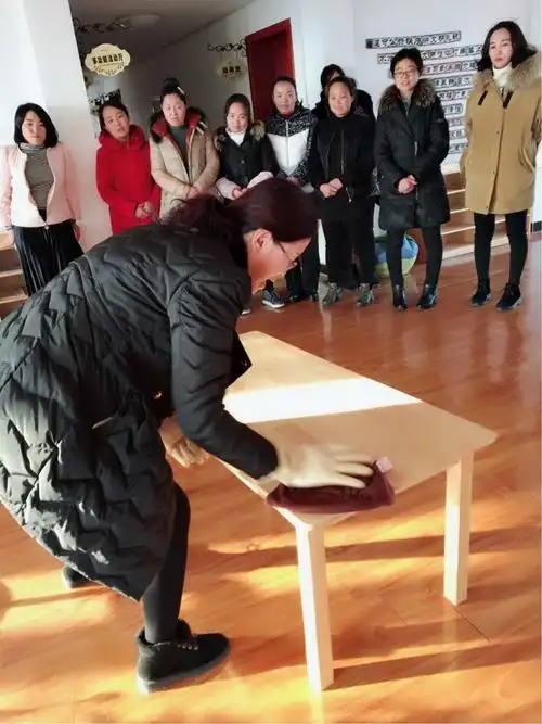 滑县实验幼儿园新华南园2017-2018年上学期保育老师基本功技能大赛