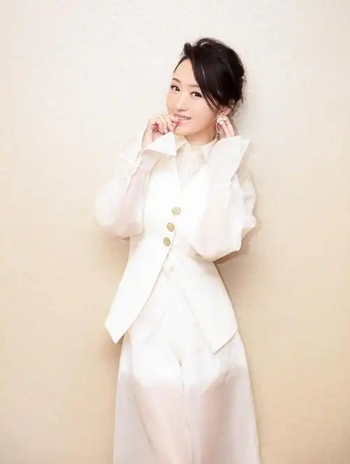 杨钰莹经纪公司经纪人|杨钰莹代言品牌费用|杨钰莹商务合作|杨钰莹