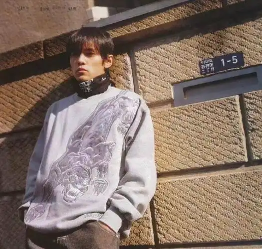 周杰伦头像|在晴天里看花海