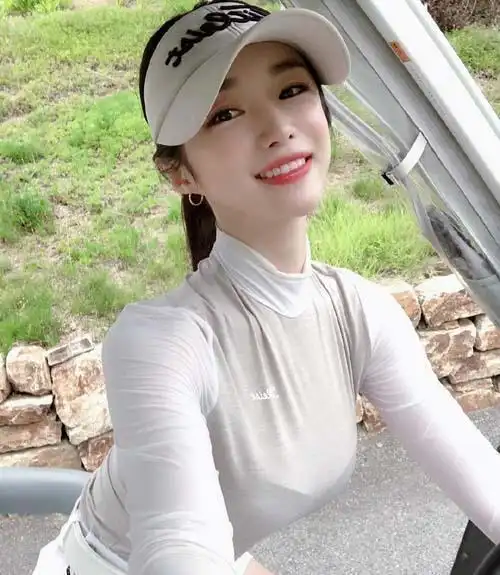 健身美女模特细腰翘臀大长腿打造迷人身材曲线