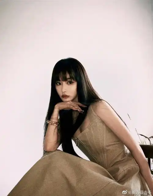 孔雪儿这黑长直,是真好看啊 像个公主黑长直 齐刘海,气质绝了
