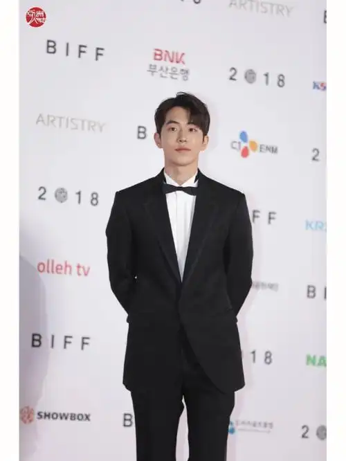 南柱赫76完美身材比例