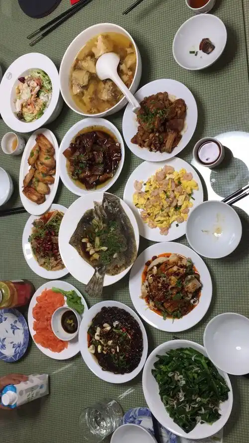 为妈妈准备了一桌生日饭菜,生活的滋味和内心的声音都蕴藏其中!