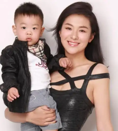 演员沈傲君现状如何:被相恋十年的男友劈腿(15)