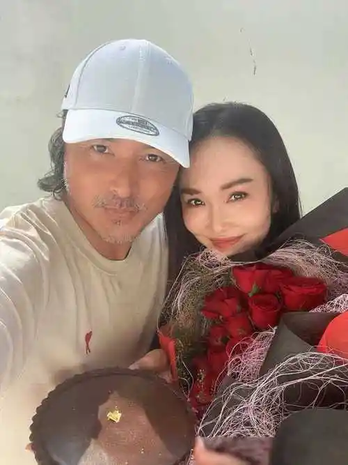 明明年纪相差不大,却看着像两代人,这6位女星把"老公熬成爹"|张庭