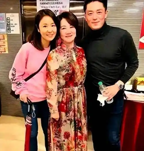 林心如与霍建华给爸妈庆生!