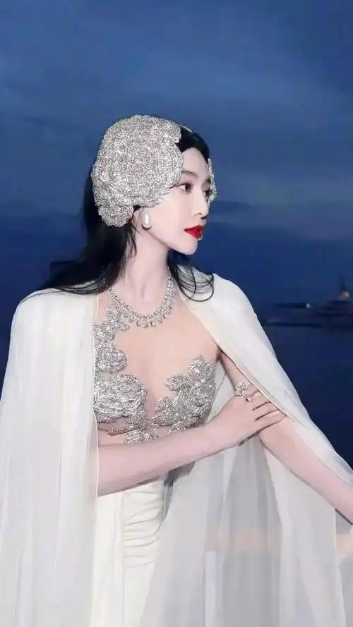 范冰冰复出再次点燃娱乐圈唇环鼻钉全安排这次玩得嗨