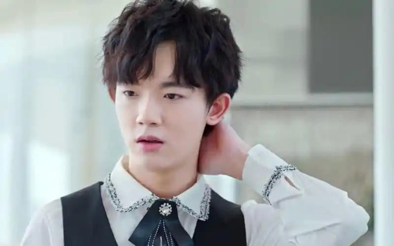 【李明德】纪思齐-好想和你在一起cut 第一集_哔哩哔哩 (゜-゜)つロ