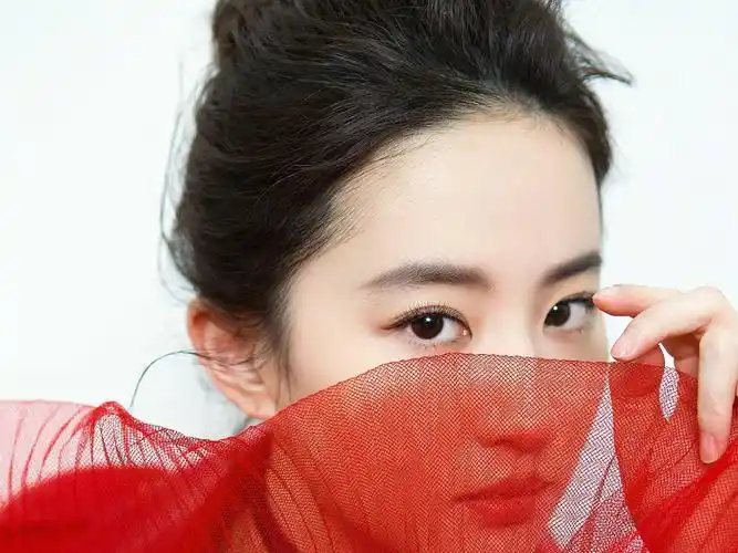 刘亦菲红衣白裙美艳写真高清壁纸