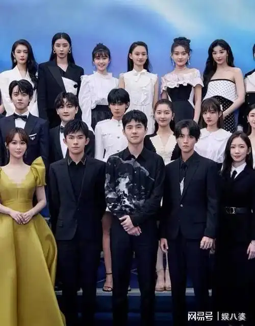 大合照才是明星照妖镜身材颜值身高谁输谁赢一目了然