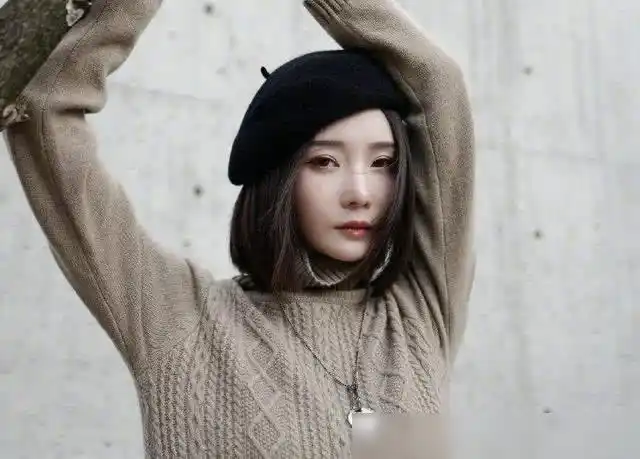 离婚6年,成功摆脱"高晓松前妻"头衔,夕又米可太飒了!