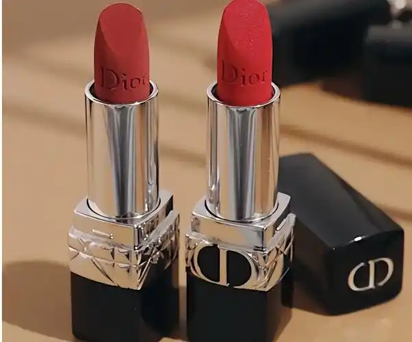 迪奥999口红价格(正品迪奥口红999多少钱一支)