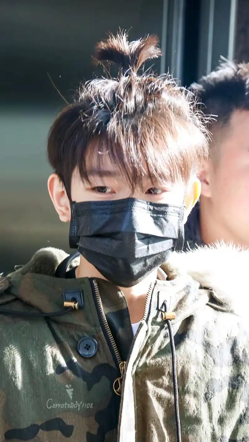 [王源][分享]190828 捕捉一只苹果头王源 又是刚厂倒闭的一天--爱豆