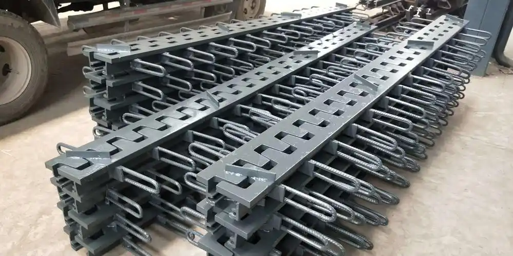 享润-国标公路桥梁伸缩缝-c型gqf-c60-d80型