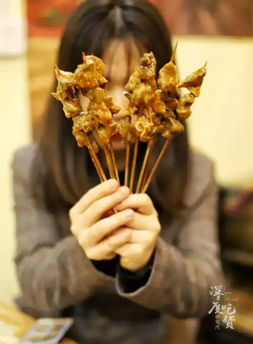 猪肺又嫩又肥软,趁热吞下,毫无腥味,吃起来一口软一口脆,难怪是店里最