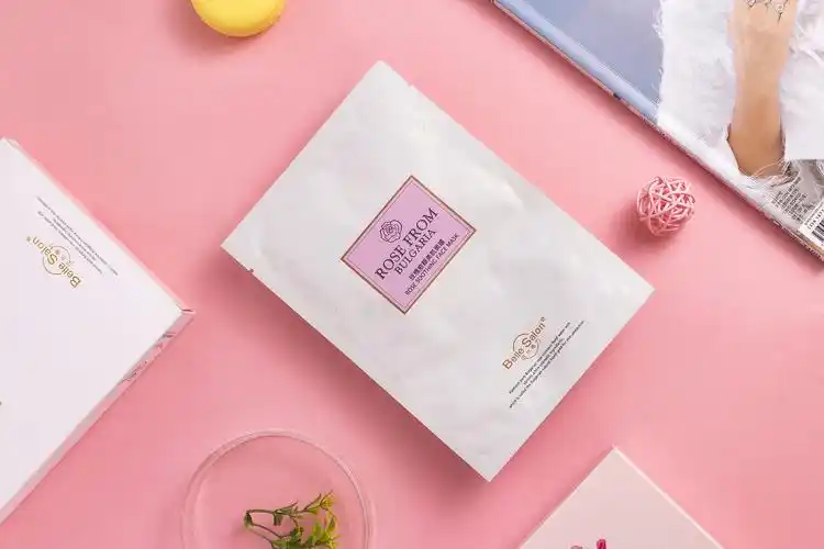 化妆品创意简约摆拍