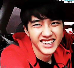 exo都暻秀d.o开心笑可爱卖萌gif动图_动态图_表情包下载_soogif