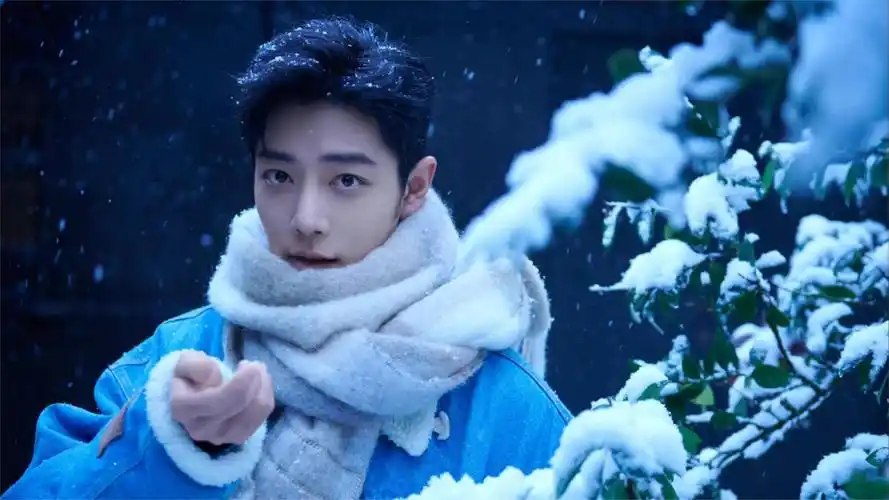 肖战发布雨水节气营业照,粉丝又过年了,近期即将出席米兰时装周