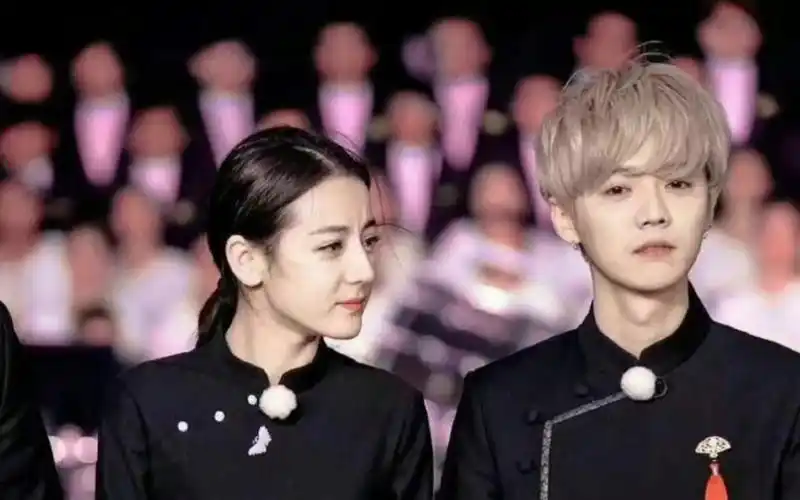 鹿晗跟迪丽热巴要合体拍杂志了?