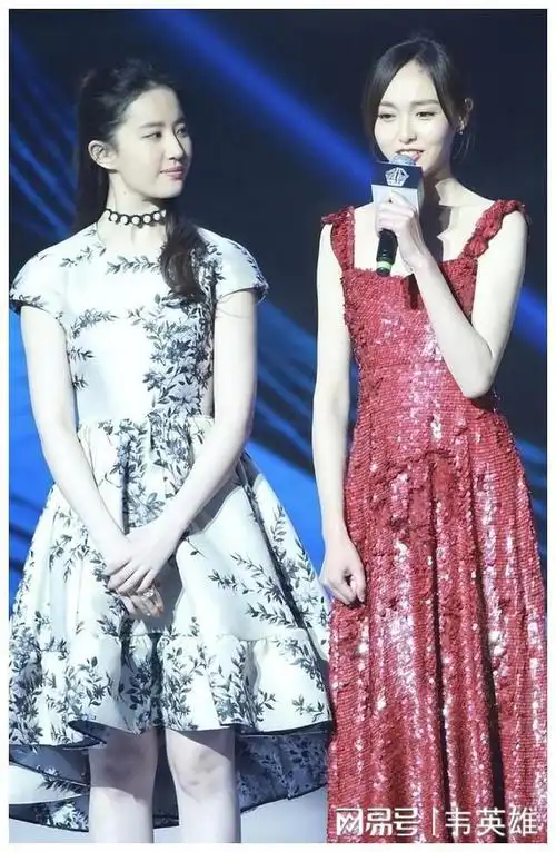 同框现场竟成"颜值大战",绝美对决,刘亦菲唐嫣谁更胜一筹?