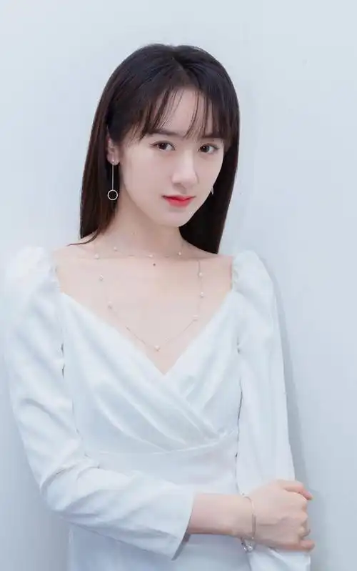 演员袁冰妍,出演作品《女医·明妃传》演员袁冰妍,出演作品《白衣校花