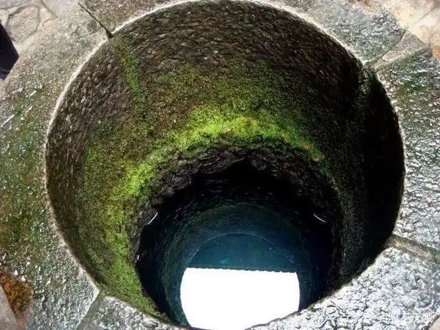 然而,此楼内的井却绝非一般.