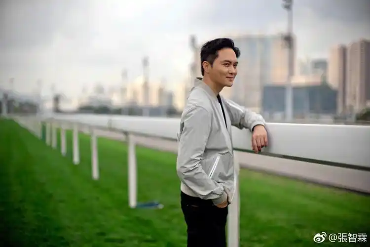 哈哈哈哈张智霖也太可爱吧,夸人的统一话术:觉得他很好……__财经头条